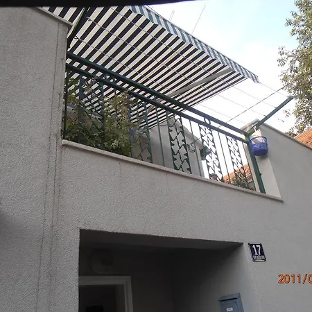 Charming With Balcony سبليت