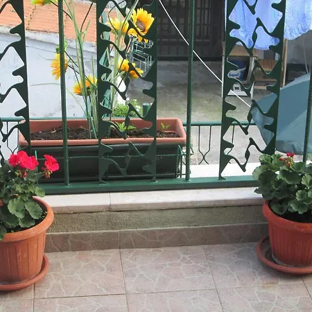 Charming With Balcony بيت ضيافة سبليت