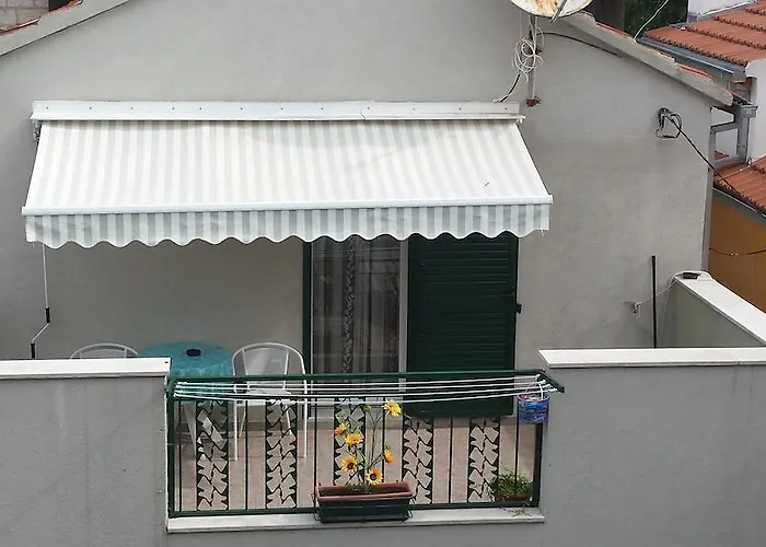 Charming With Balcony سبليت